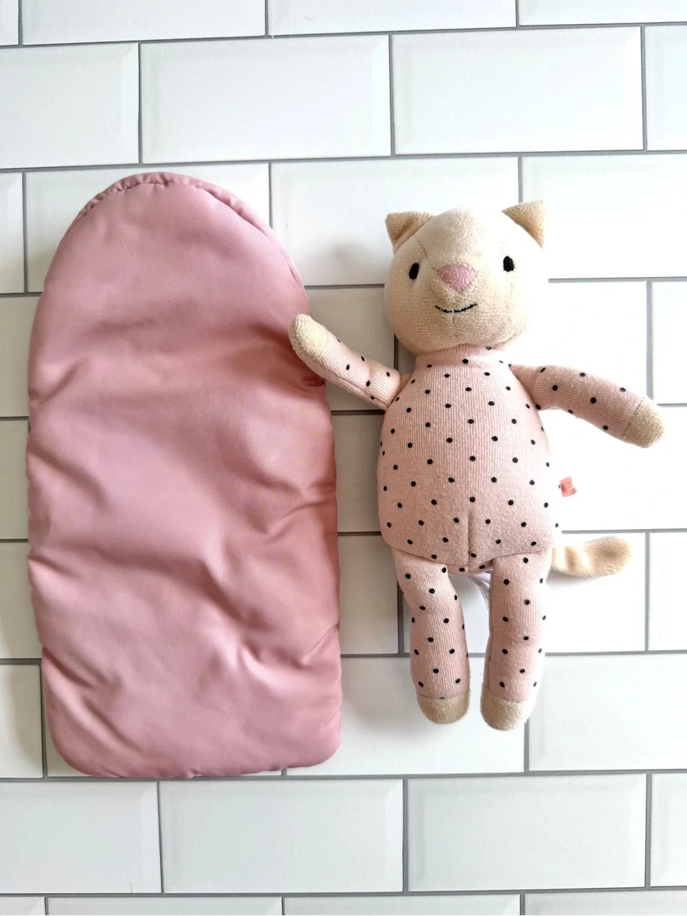 🐱 *Retired* JellyCat Snuggler Cat Pink Polka Dot w/ Sleeping Bag Soft Knit Toy